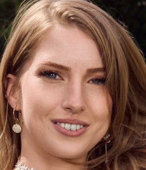 Girl of the Week – Octavia Red